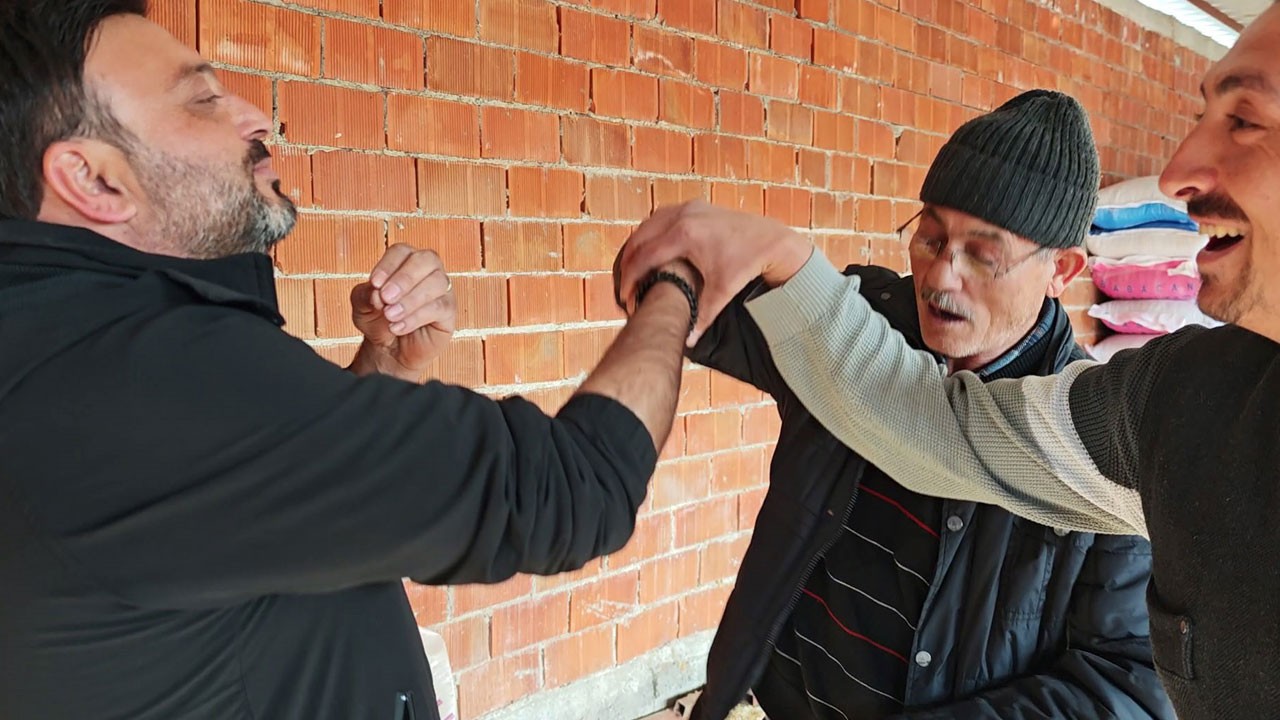 İzleyenler gözünü ayıramadı! Kurban pazarlığı erken başladı