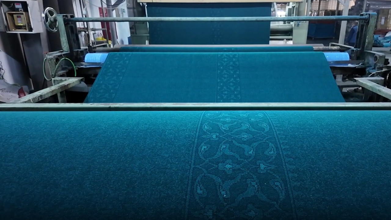 Japonya Tokyo Camisinin halıları Demirci’de dokunuyor