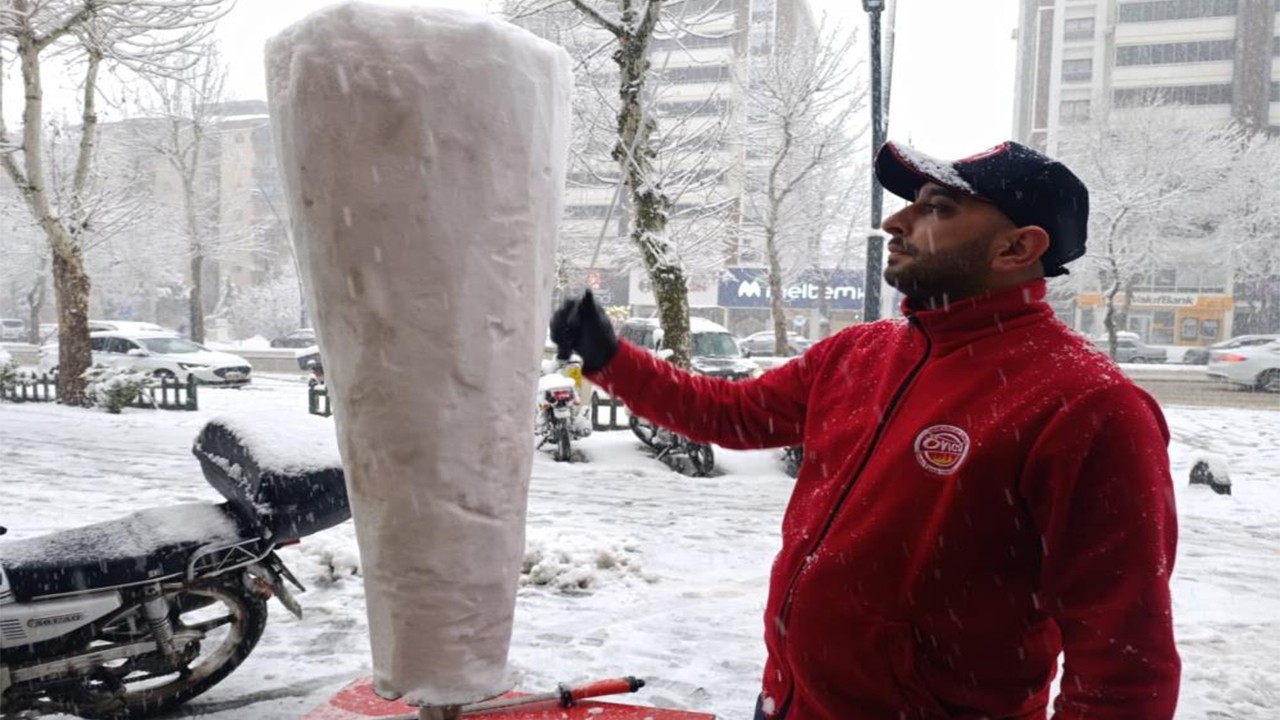 Kahramanmaraş'ta 'karsambaç' vazgeçilmez tatlı oldu