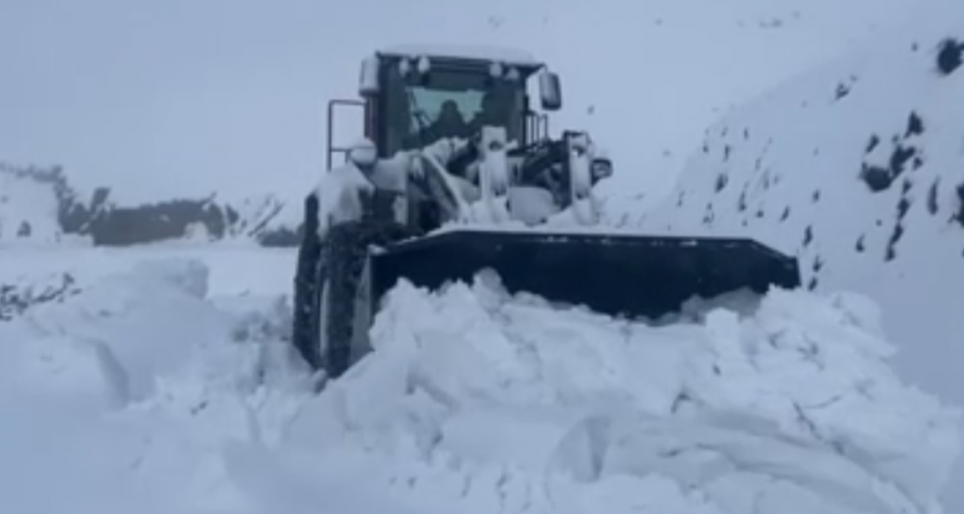 Kar yağışı ulaşımı felç etti: Yüksek rakımlı bölgelerde 2 günde hayat durdu