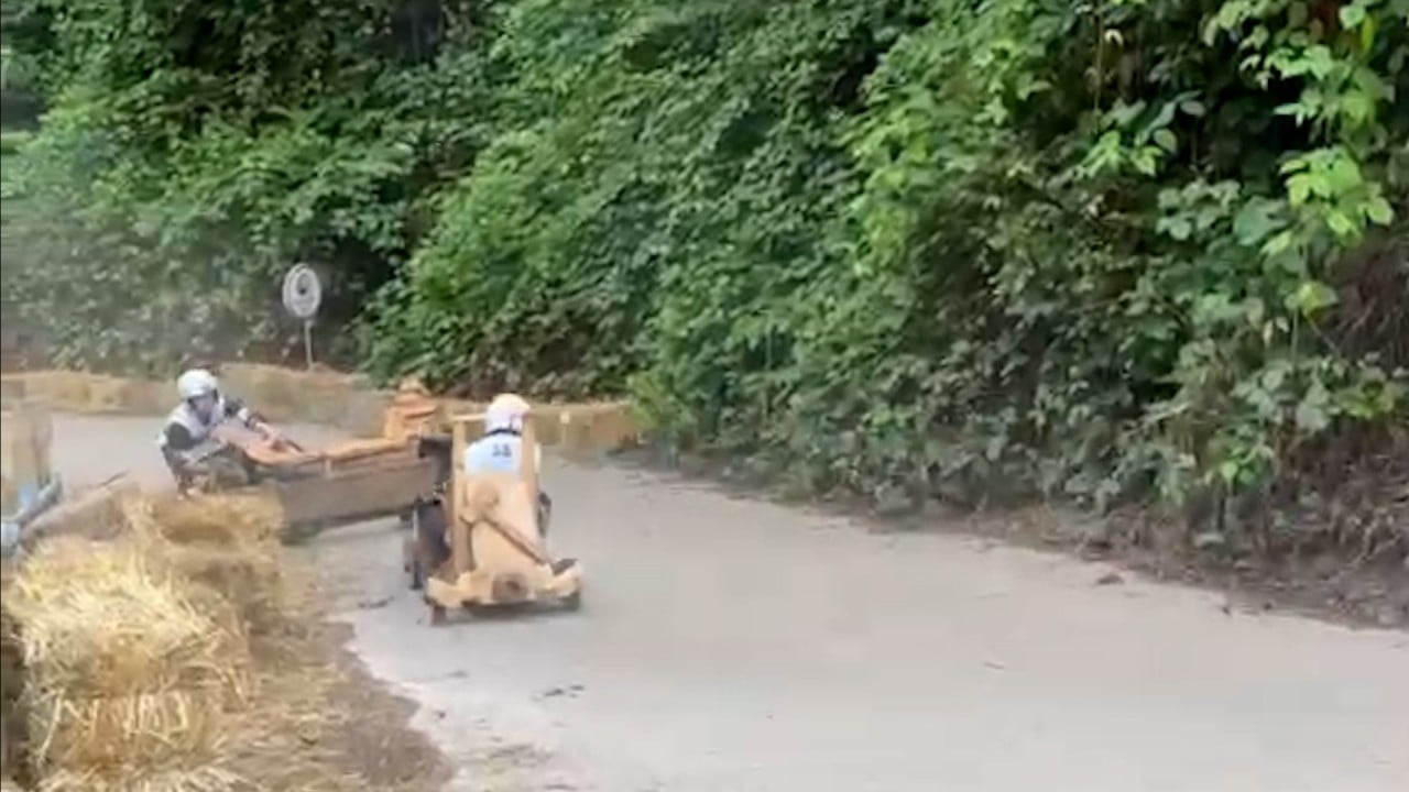 Karadeniz usulü Formula 1! Rize'de tahta arabalar kırana kırana yarıştı!