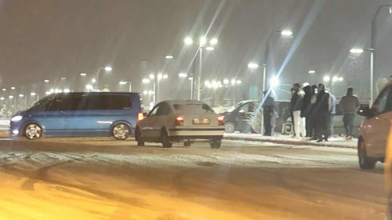 Karda herkesin canını hiçe sayan trafik magandalarının hem ehliyetleri gitti, hem de 185 bin lira ödeyecekler!