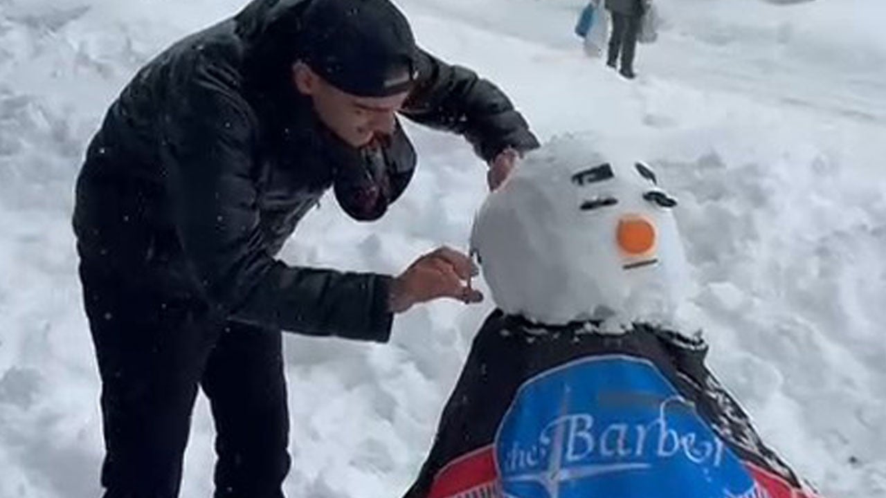 Kardan adama mesleki dokunuş! Kuaförün tıraşı gülümsetti