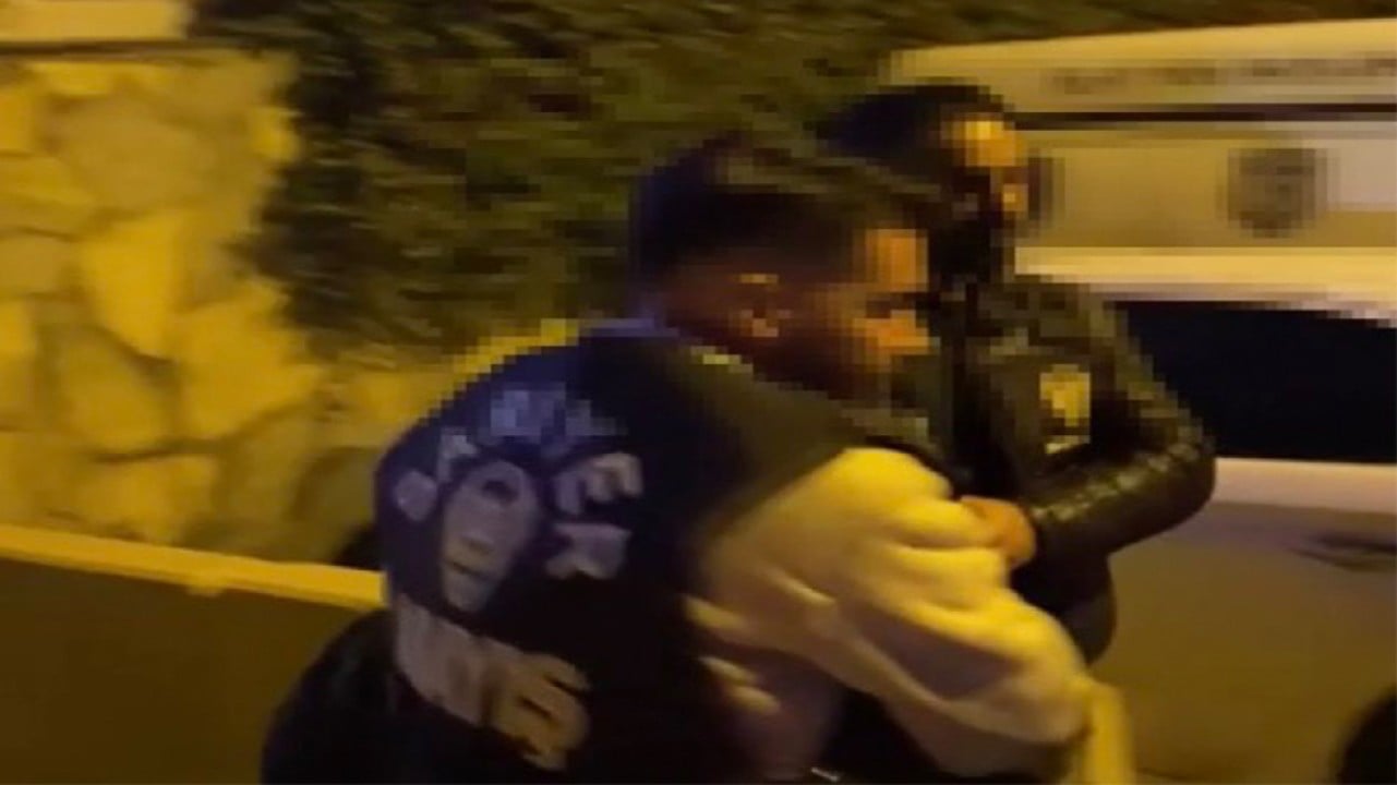 Karısının altınlarını kumar borcu için çaldı, berberde yakalandı