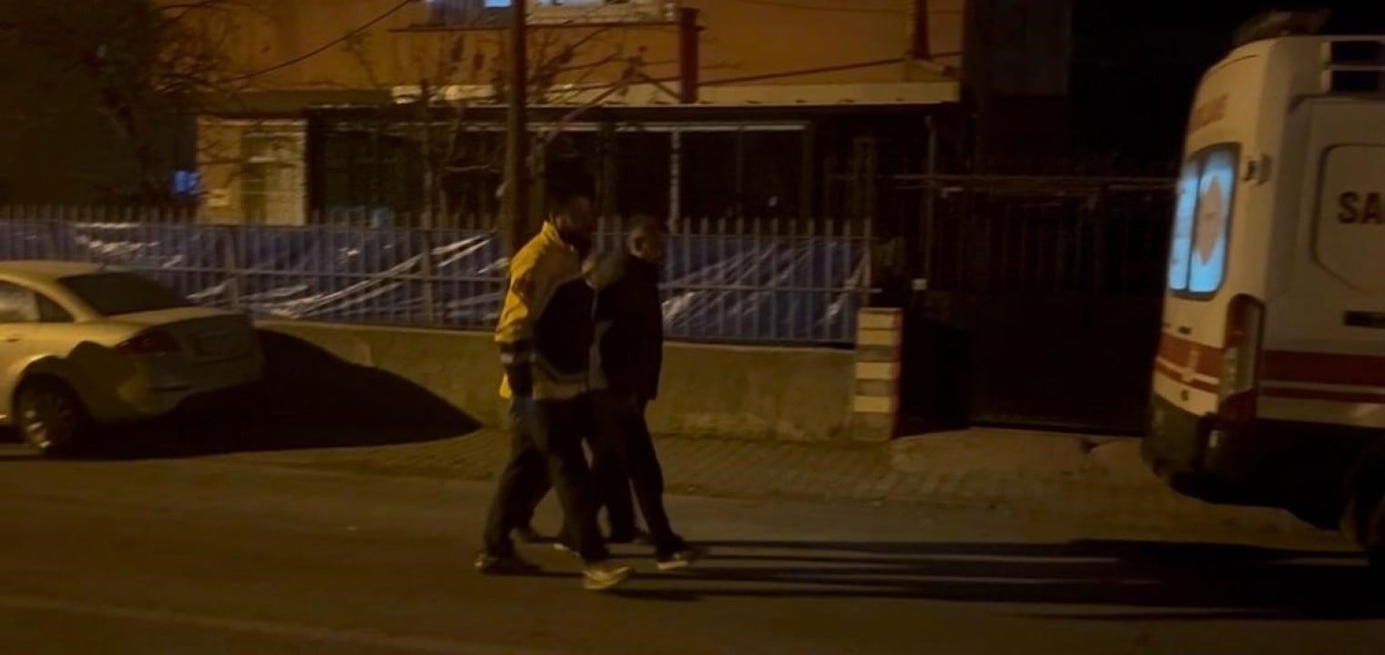 Kayseri’de komşuluk örneği! Ulaşamadığı komşusundan soğuk havada haber bekledi