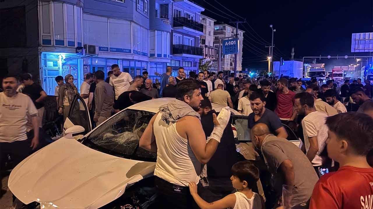 Kırmızı ışık ihlali katliama neden oluyordu! Bursa'da feci kaza: Araç takla attı, 1'i ağır 5 yaralı!