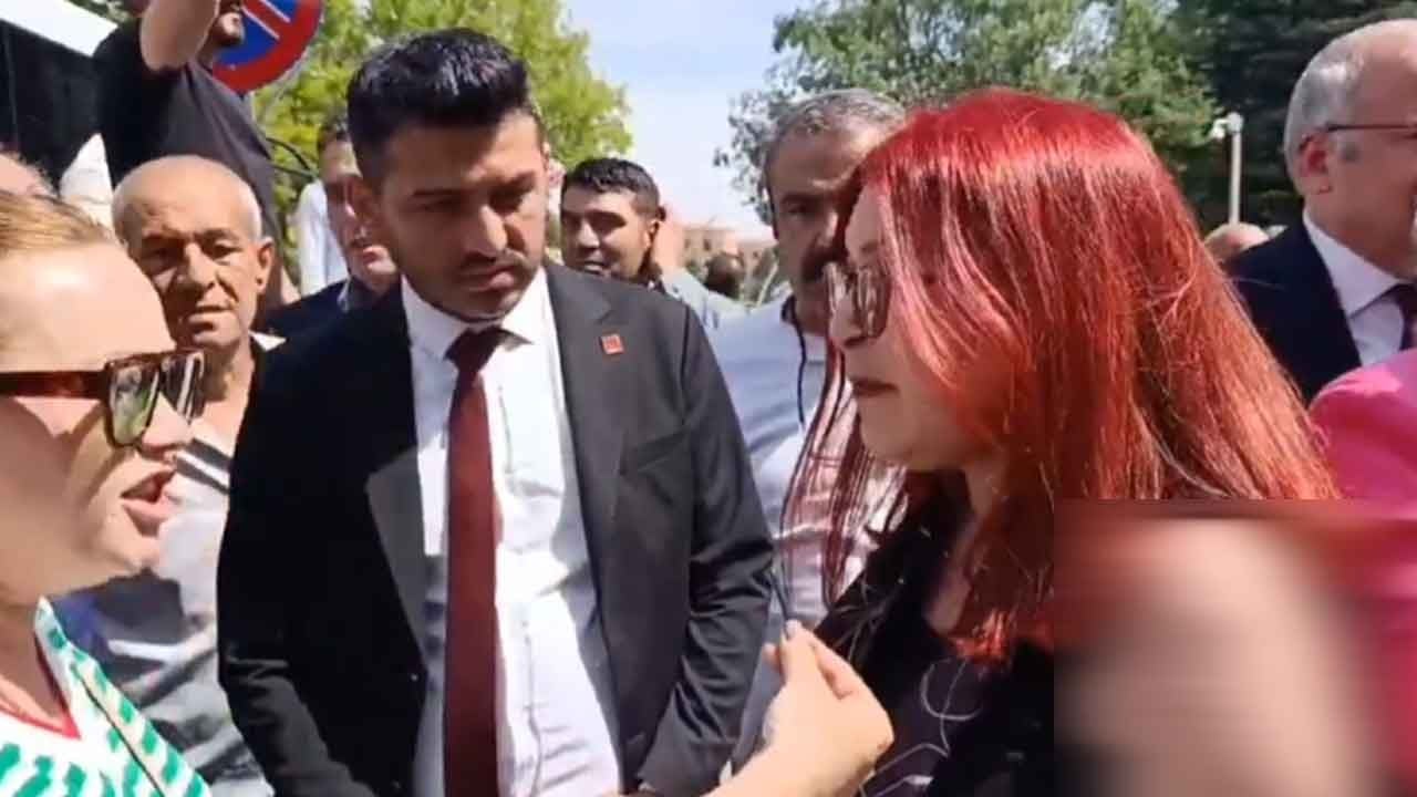 Koltuğu kapma yarışıyla çalkalanan CHP'de rezalet sokaklara taştı! Özgür Özel ve Kemal Kılıçdaroğlu destekçisi iki kadının kavgası partideki çürümeyi gözler önüne serdi!
