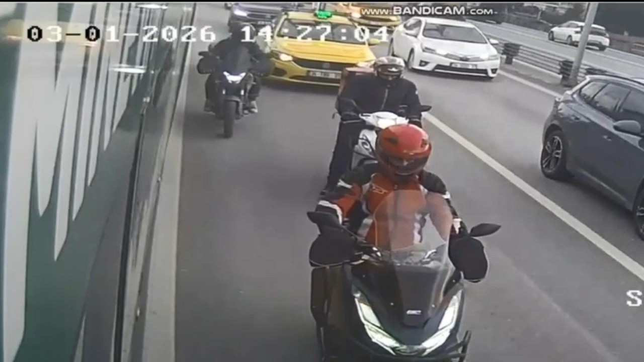 Köprüde lodos kalkanı: İETT otobüsü motosikletlilere siper oldu