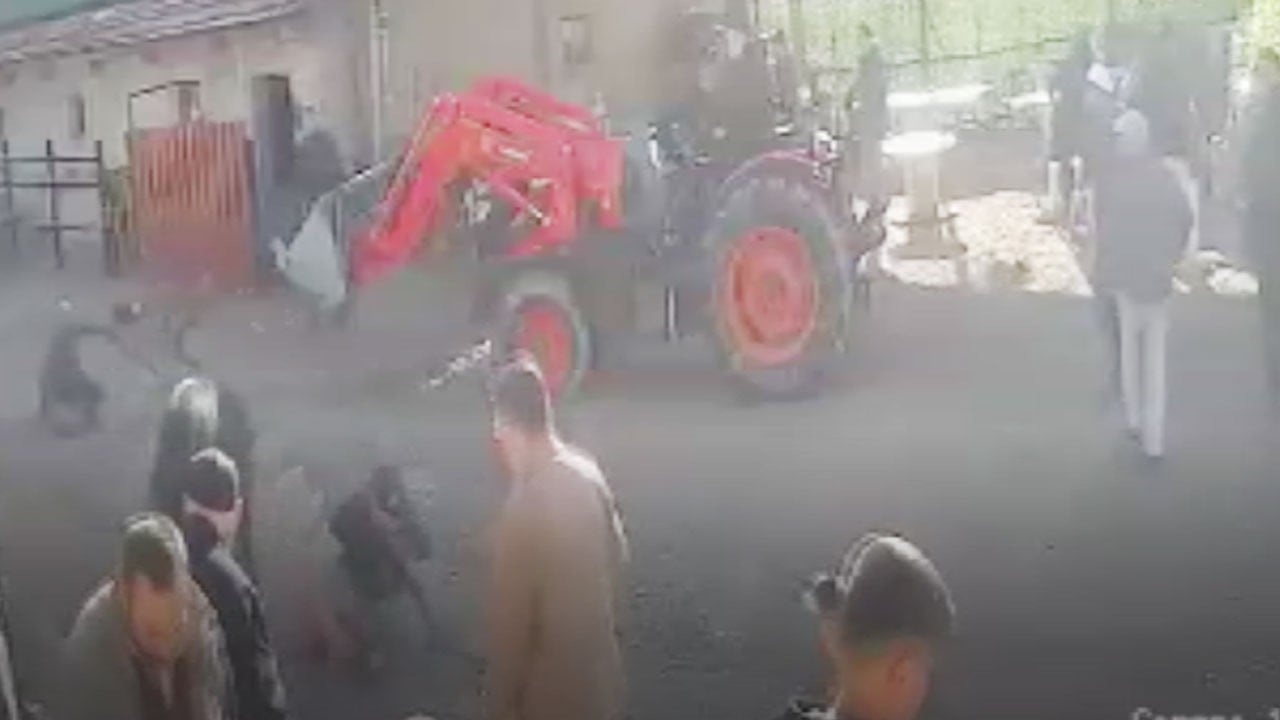 Kurbanlık boğanın 5 kişiyi hastanelik ettiği anların görüntüsü çıktı