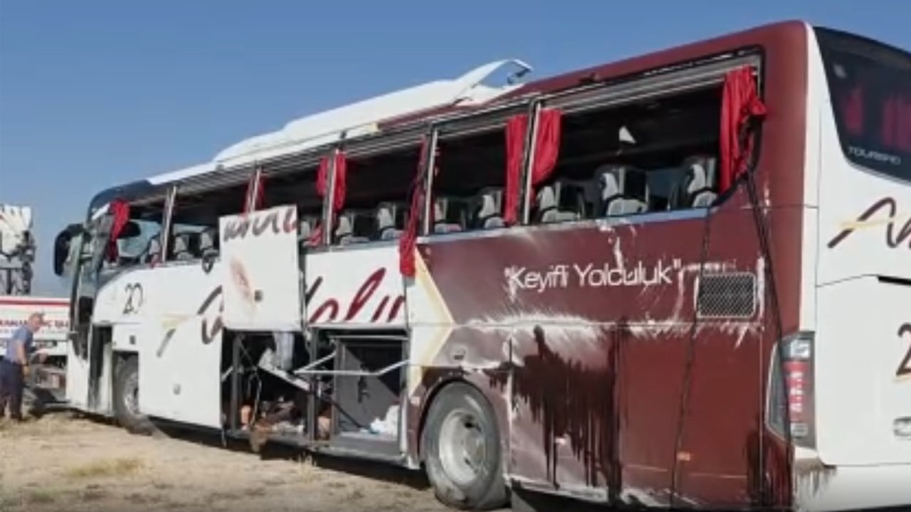 Kütahya’da yolcu otobüsü devrildi: 31 yaralı