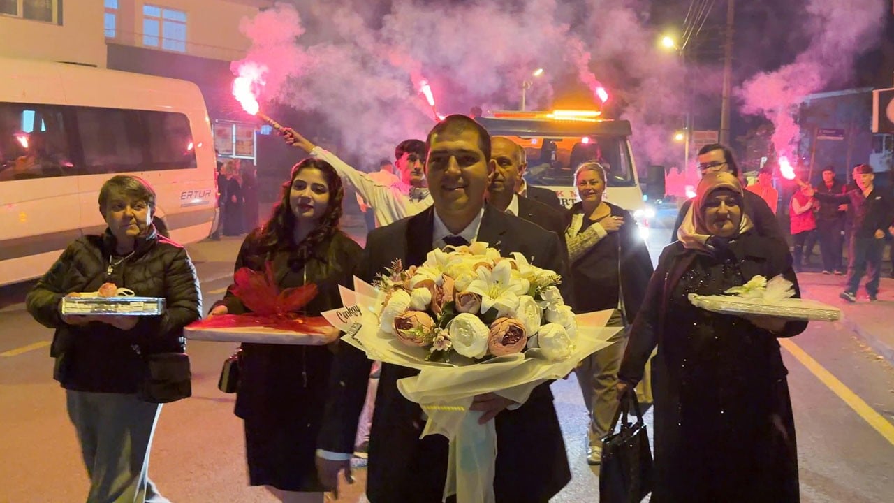 Mahalleyi ayağa kaldırdılar! Kız istemeye değil adeta gösteriye gittiler