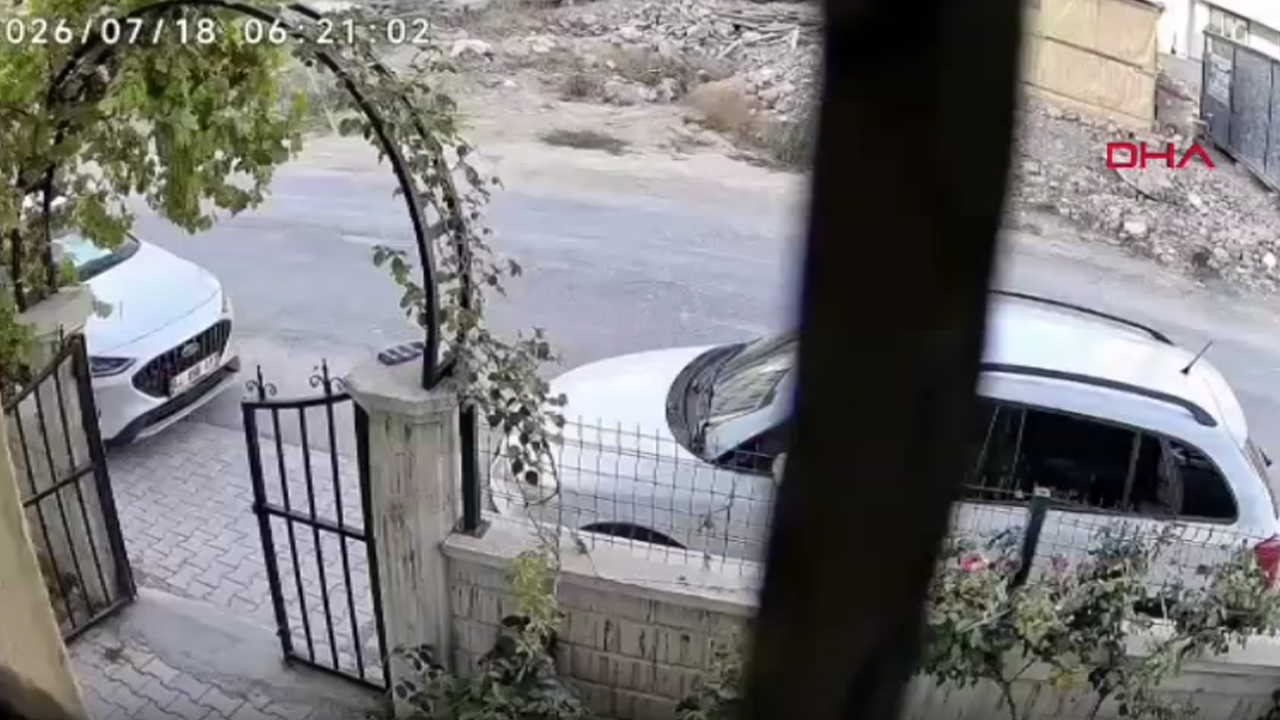 Malatya'da korkutan anlar! 5 büyüklüğündeki deprem anı kameralarda!