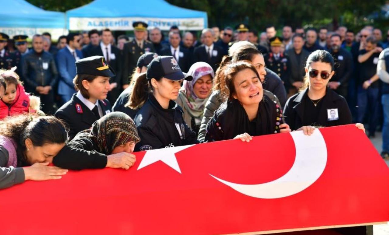 Manisa’daki feci kazada şehit sayısı ikiye yükseldi: Yaralı polis Hatice Ünal, 14 gün sonra şehit düştü
