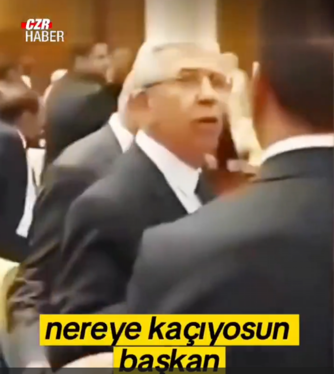 Mansur yavaş belediye Meclisi’nden arkasına bakmadan kaçtı!