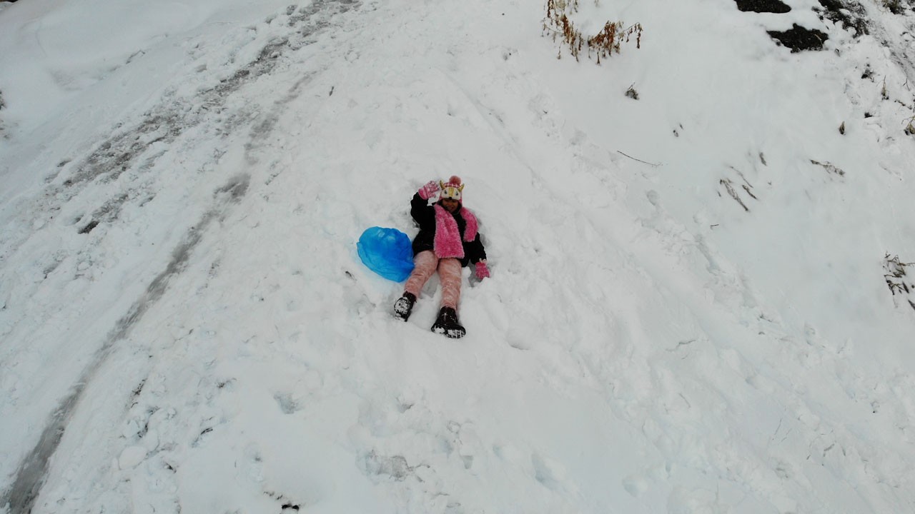 Mart kapıdan baktırdı! O ilimizde 20 santimetrelik kar sürprizi