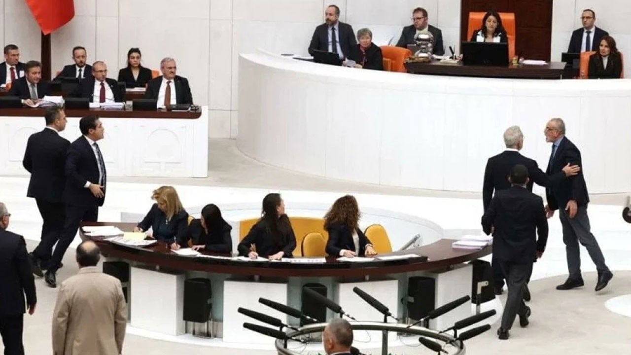 Meclis'te tansiyon yükseldi: DEM ve İyi Parti’li vekiller birbirlerine girdi