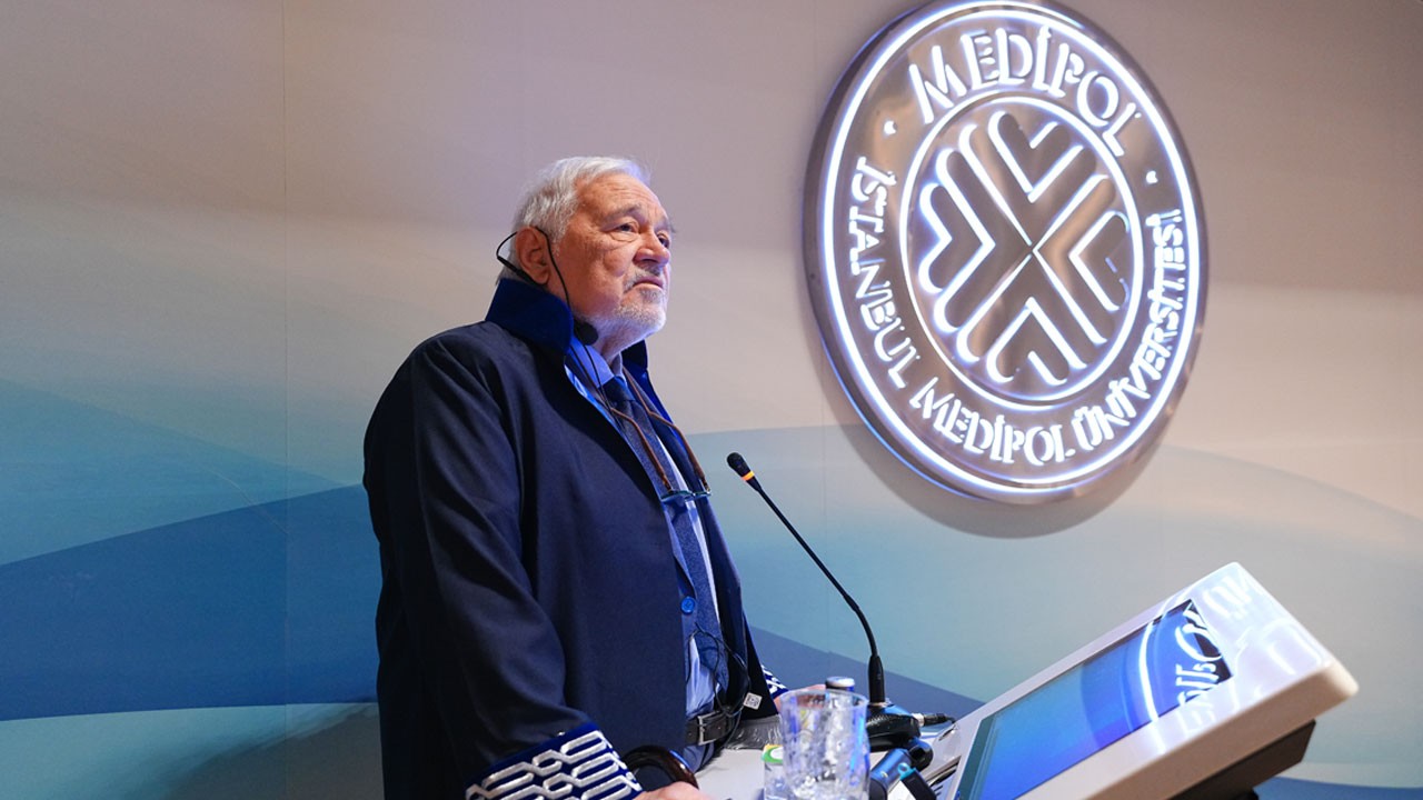 Medipol’de ilk ders Prof. Dr. İlber Ortaylı ile başladı! 