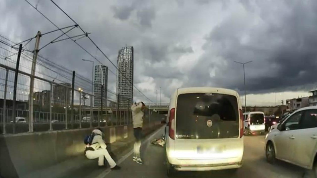 Motosikletliyle çarpıştı, ilk işi aracına bakmak oldu