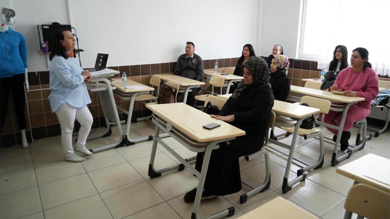 Niğde Halk Eğitim Merkezi öğretici arıyor
