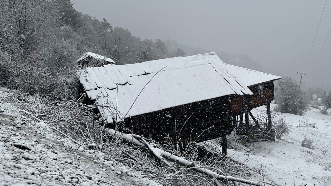 O ilimiz yeniden beyaza büründü! Nisan sonunda kar geri döndü