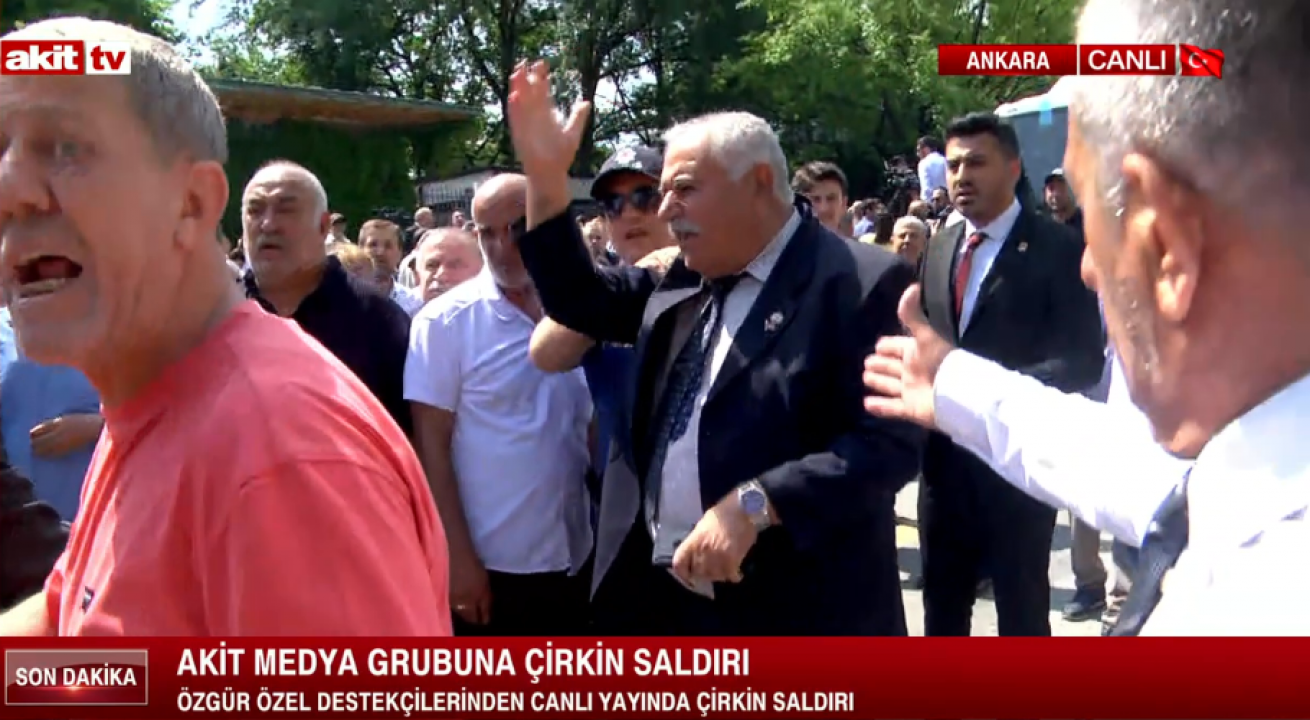Akit muhabirine hain saldırıya tepkiler çığ gibi