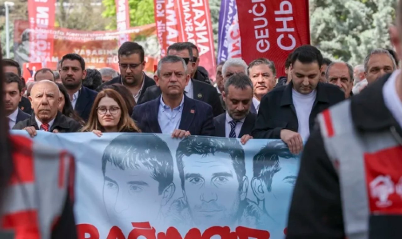 Özgür Özel’den 3 eşkıyaya anma: Banka soydu, Türk polisine kurşun sıktı