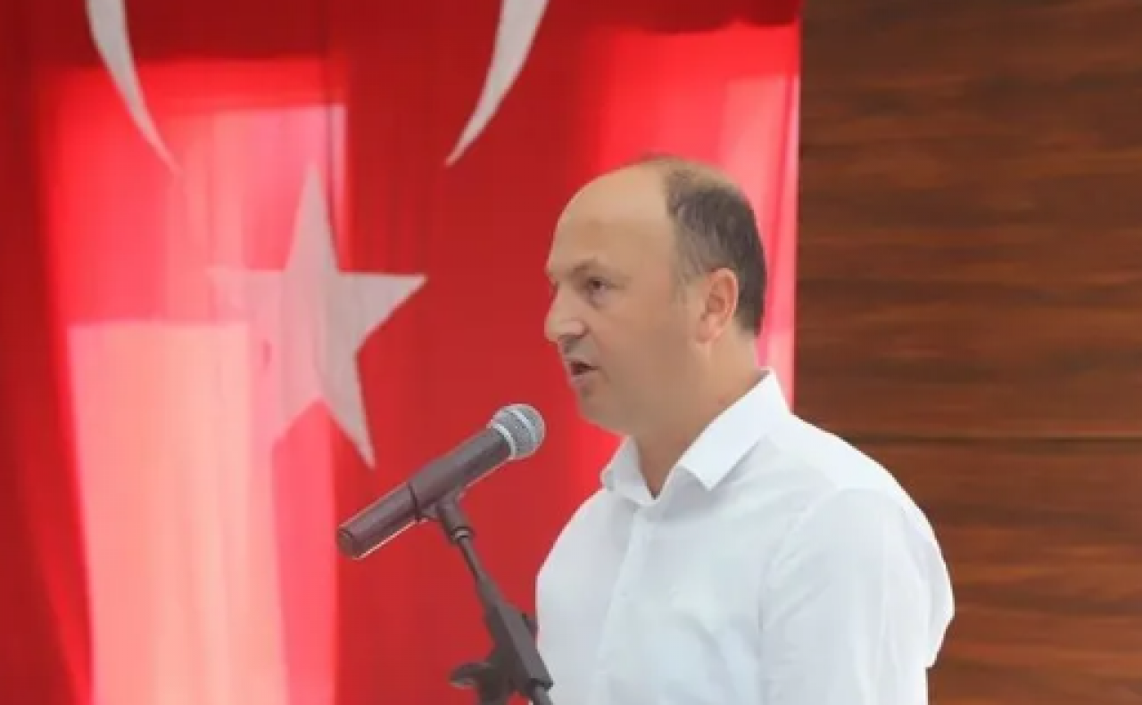 Özgür Özel’in Yeni Partisi’nde rezillik diz boyu! ‘Dördü de hanımlarını boşayıp sekreterlerini aldı’