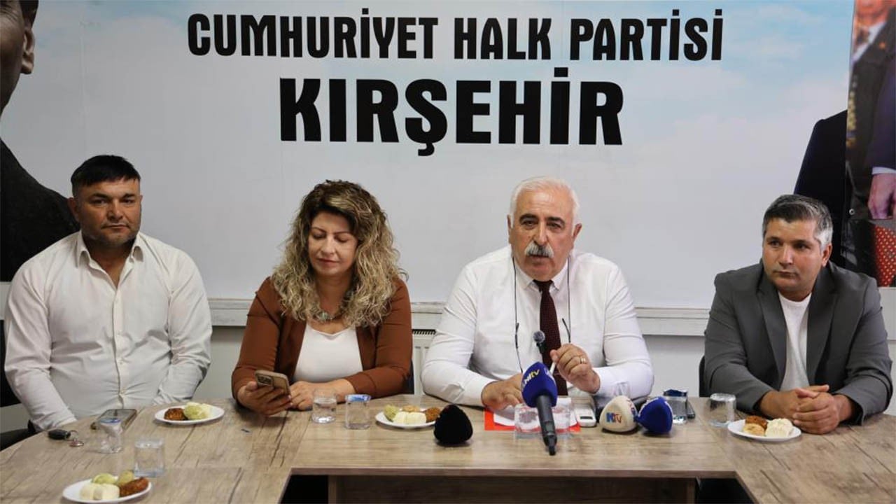 Özgürcüler giderken Atatürk’ü bile götürmüş!
