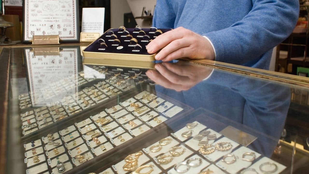 Polis hayrete düştü! Kuyumcu sanılıyordu bakın ne çıktı