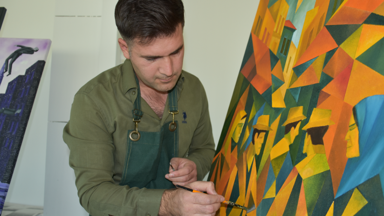 Polislikten ressamlığa: Asayiş uygulamasında gördüğü tabloyla hayatı değişti