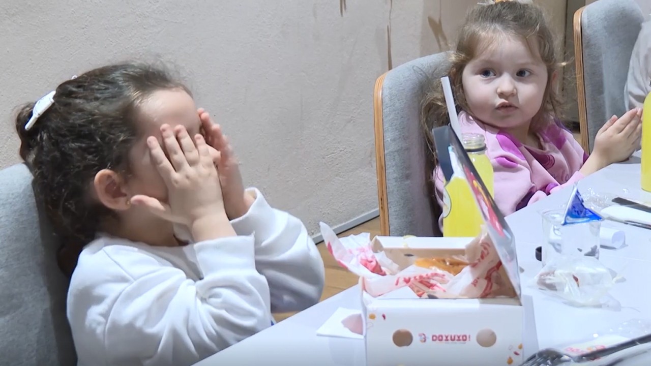 Rami Kütüphanesi'nde çocuklardan 