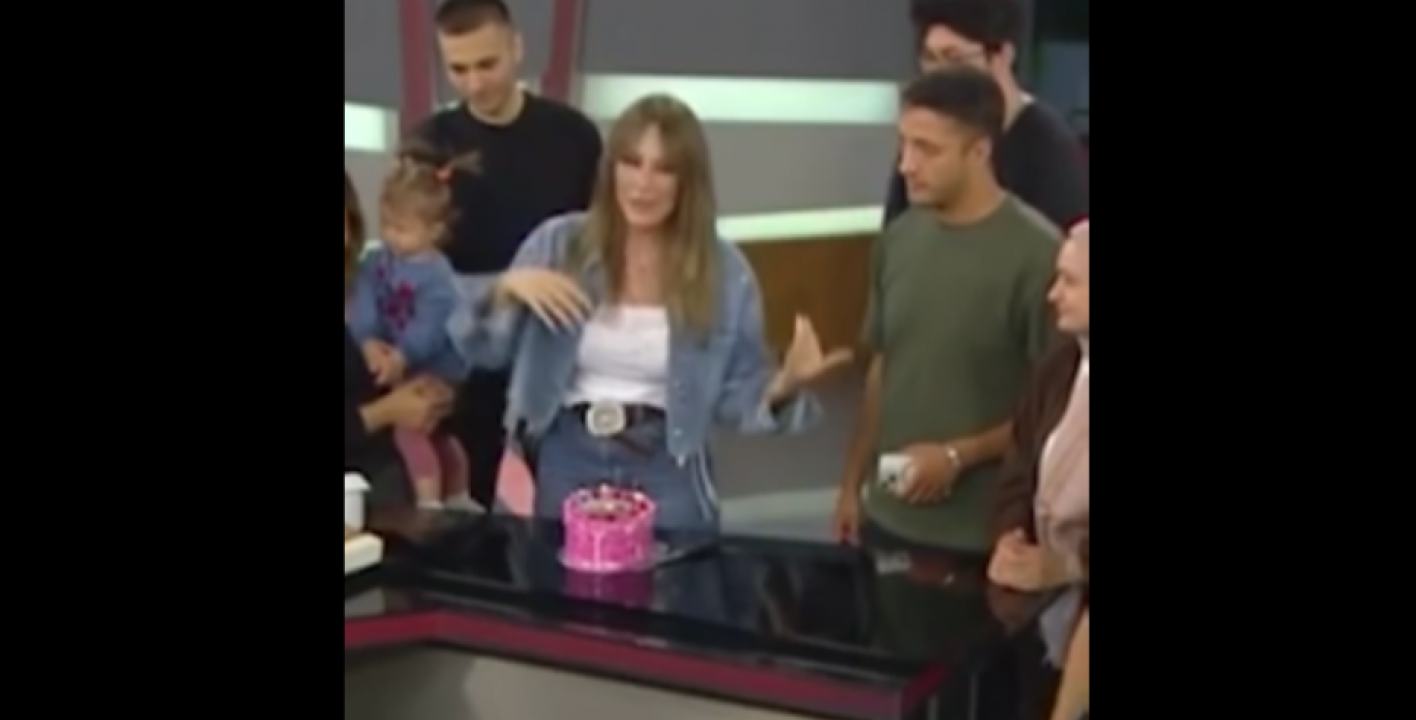 Rezil sunucu bir kez daha işsiz kaldı Hande Sarıoğlu’na Beyaz TV şoku!