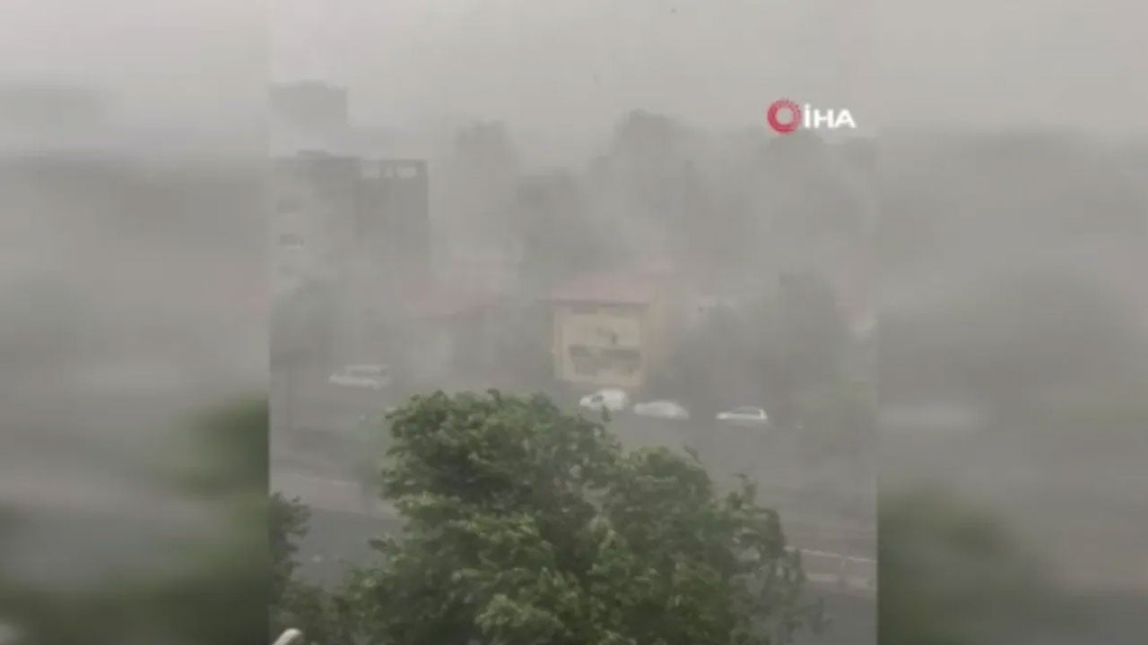 Romanya’da şiddetli fırtına can aldı