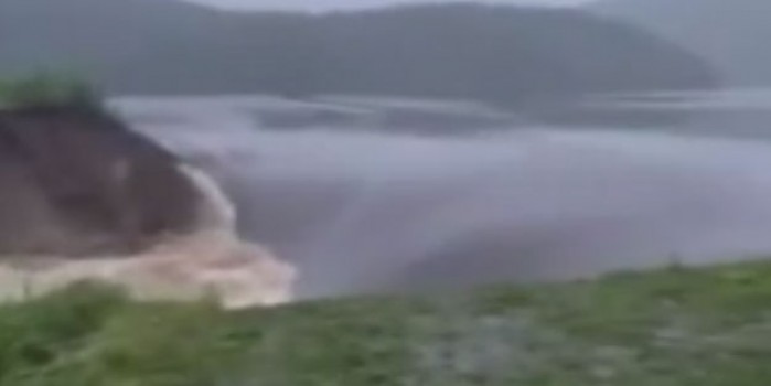 Rusya’da baraj patladı