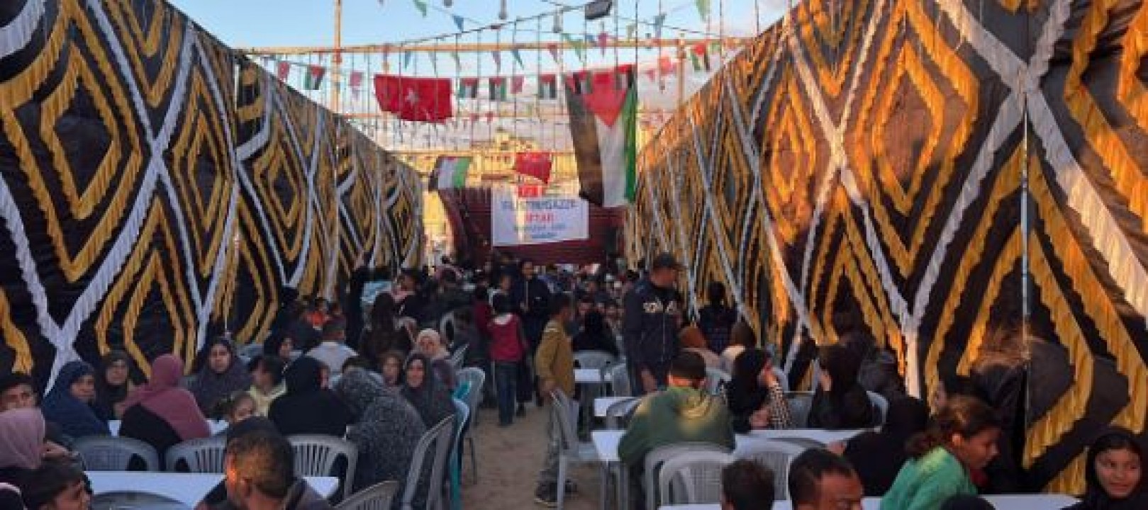 Sadakataşı’ndan Gazze’de kardeşlik iftarı