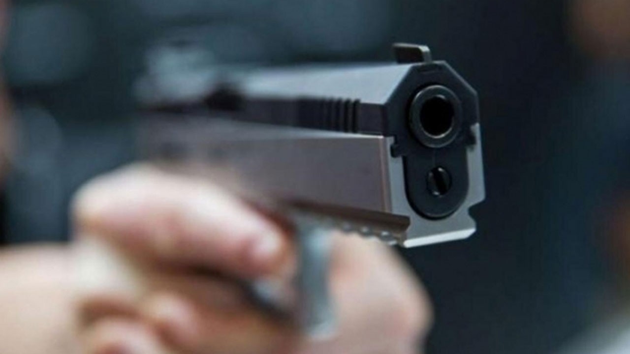 Sahurda tartıştığı babasını katletti