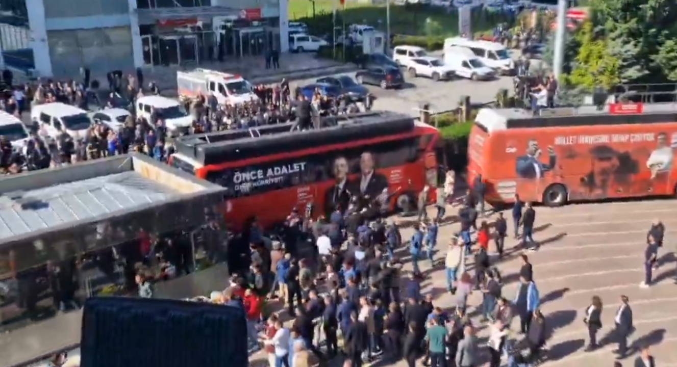 Şikayet eden de CHP’li şikayet edilen de! Taş atan da CHP’li taş yiyen de CHP’li