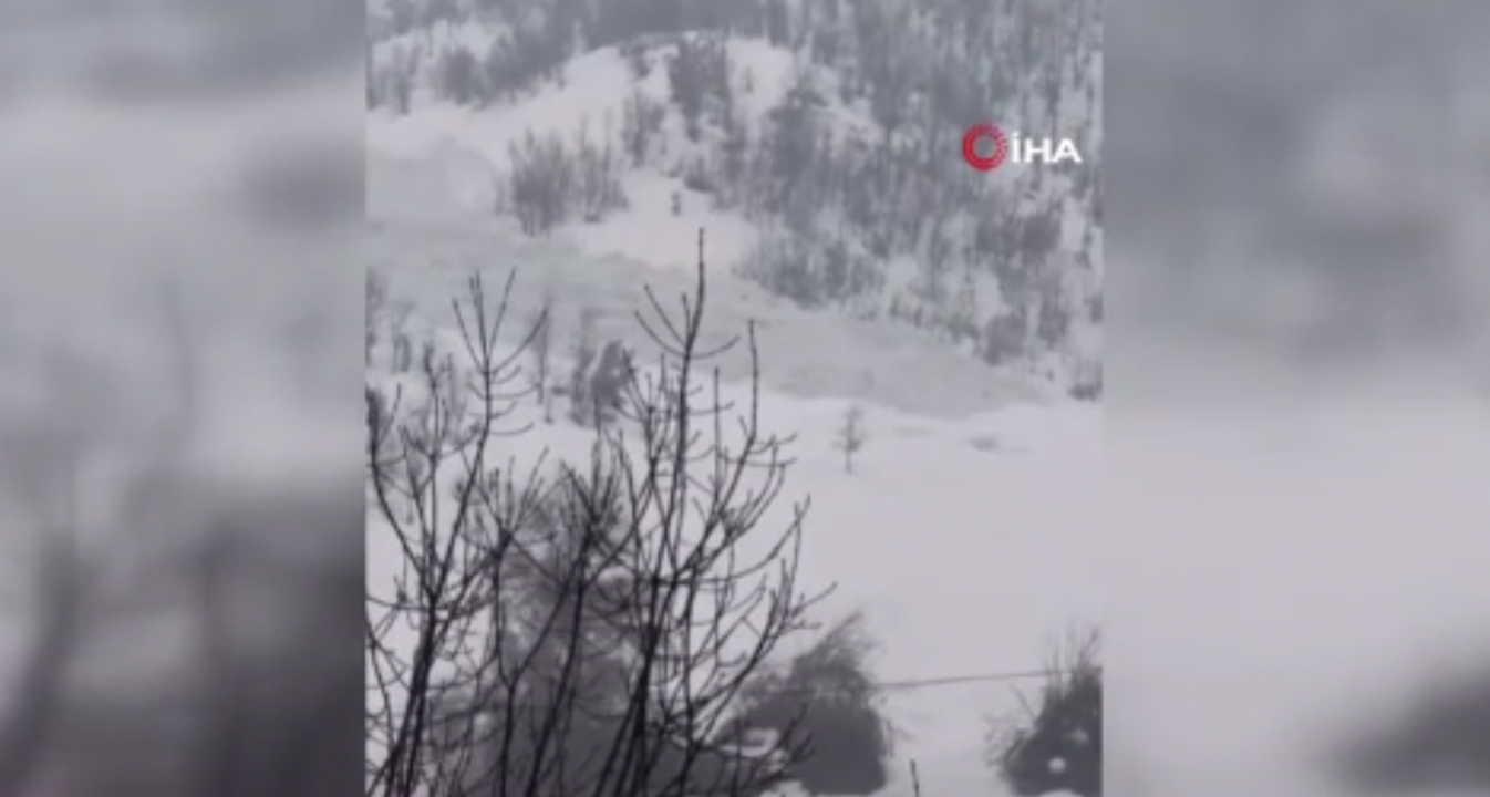 Şırnak’ta çığ düşme anı kamerada