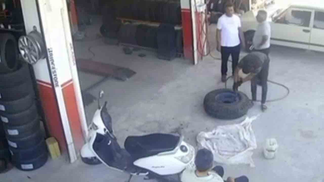 Şişirilen lastik bomba gibi patladı: O anlar kamerada! Gaziantep’in İslahiye ilçesinde, şişirilme esnasında infilak eden lastiğin o anları güvenlik kamerasınca saniye saniye kaydedildi.