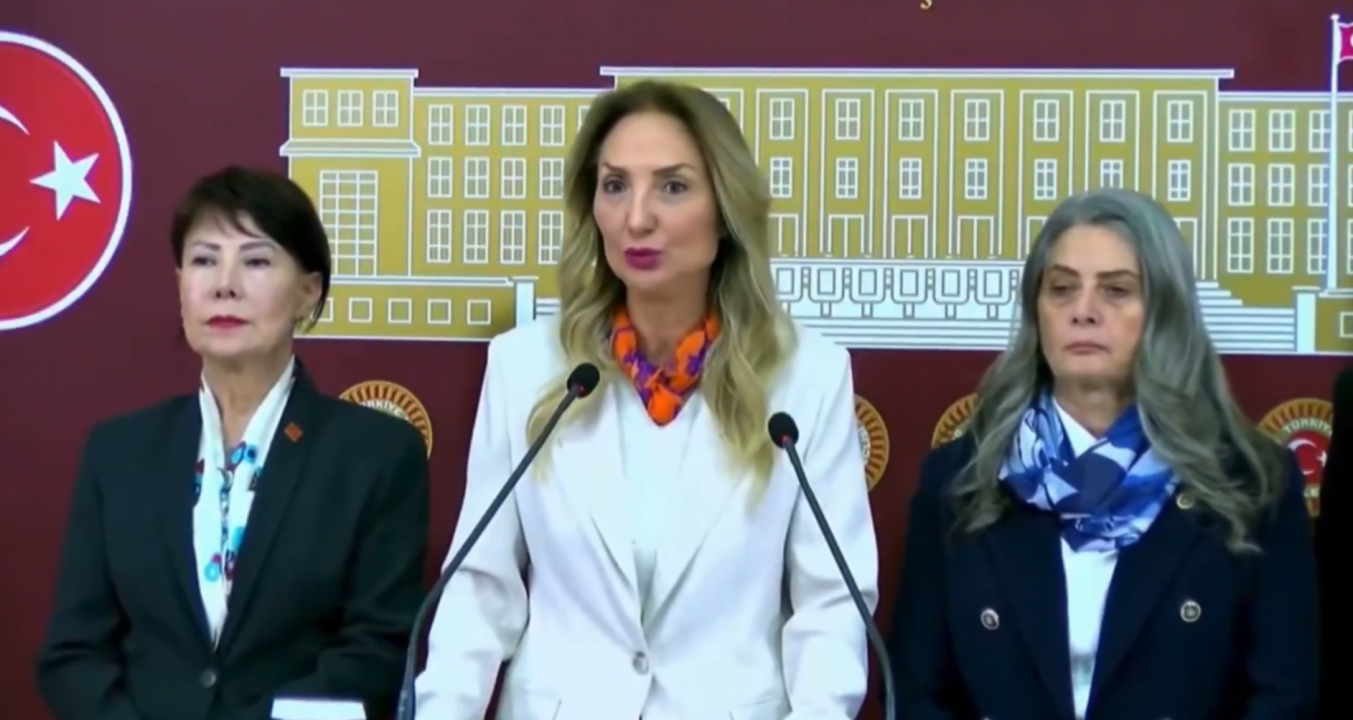 Taciz, istismar, skandal: Allah kadınları CHP'nin 