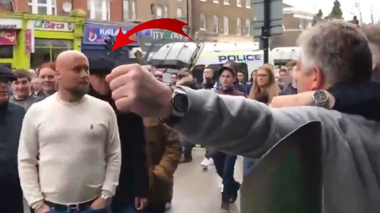 Tahrik eden rakibini tek yumrukla yere serdi!