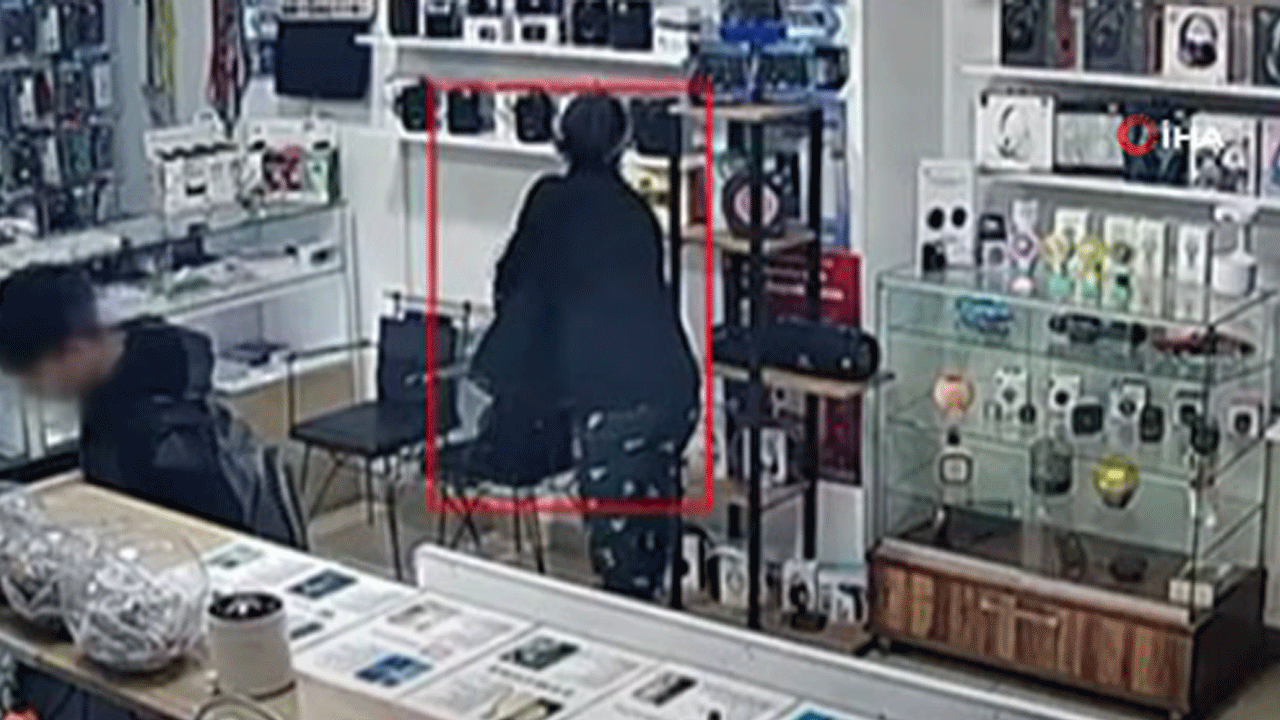 Tamir için geldi hırsızlık yaptı! O anlar kamerada!