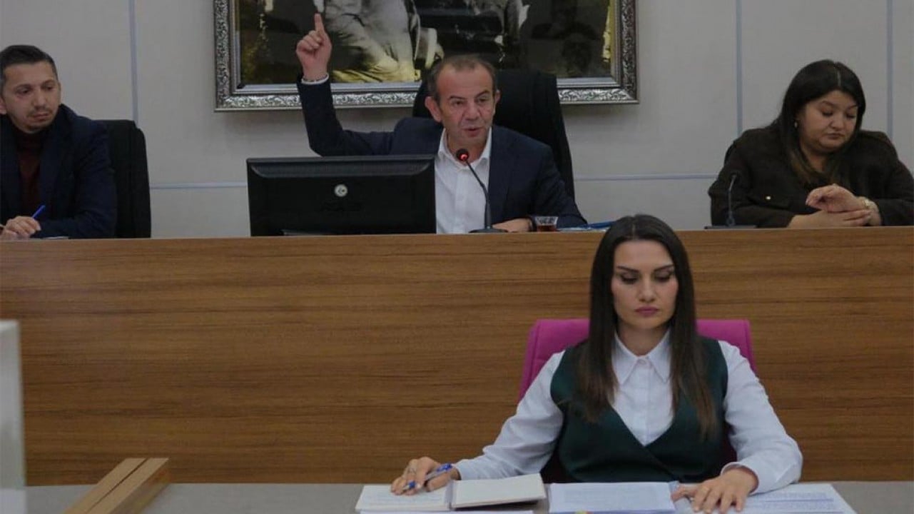 Tanju Özcan’dan gülünesi itirafı ‘Ben kaşarım, hem de çift kaşar’