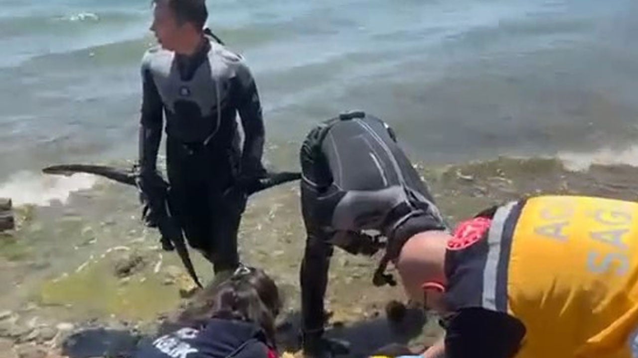 Tatil kabusa döndü! Denizde kaybolan genci dalgıçlar 3 metre derinlikten çıkardı