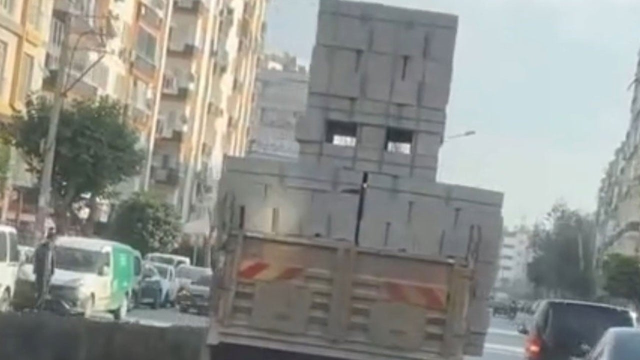 Tehlikeli yükleme cezasız kalmadı! Mersin’de pes dedirten görüntü