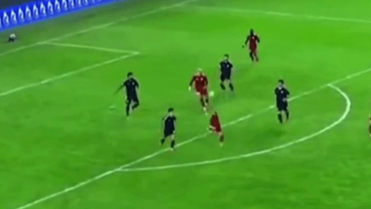Tekrar tekrar izleyeceksiniz: Böyle rövaşata gol görülmedi!