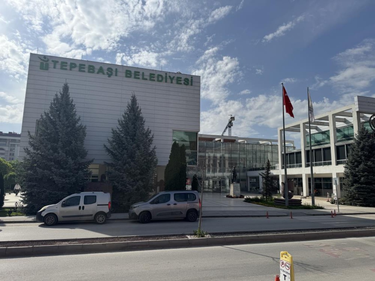 Tepebaşı Belediyesi’ne yolsuzluk operasyonu