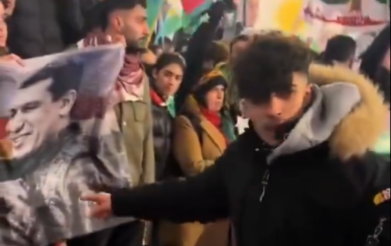 Terör sevicilikte sınır tanımıyorlar! Alçak protestoda skandal sözler: 