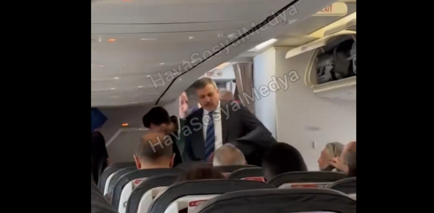 'Tevazu sahibi devlet adamı' profili sosyal medyada alkış topladı! Halkın içinden bir Bakan: Mustafa Çiftçi tarifeli uçakta!