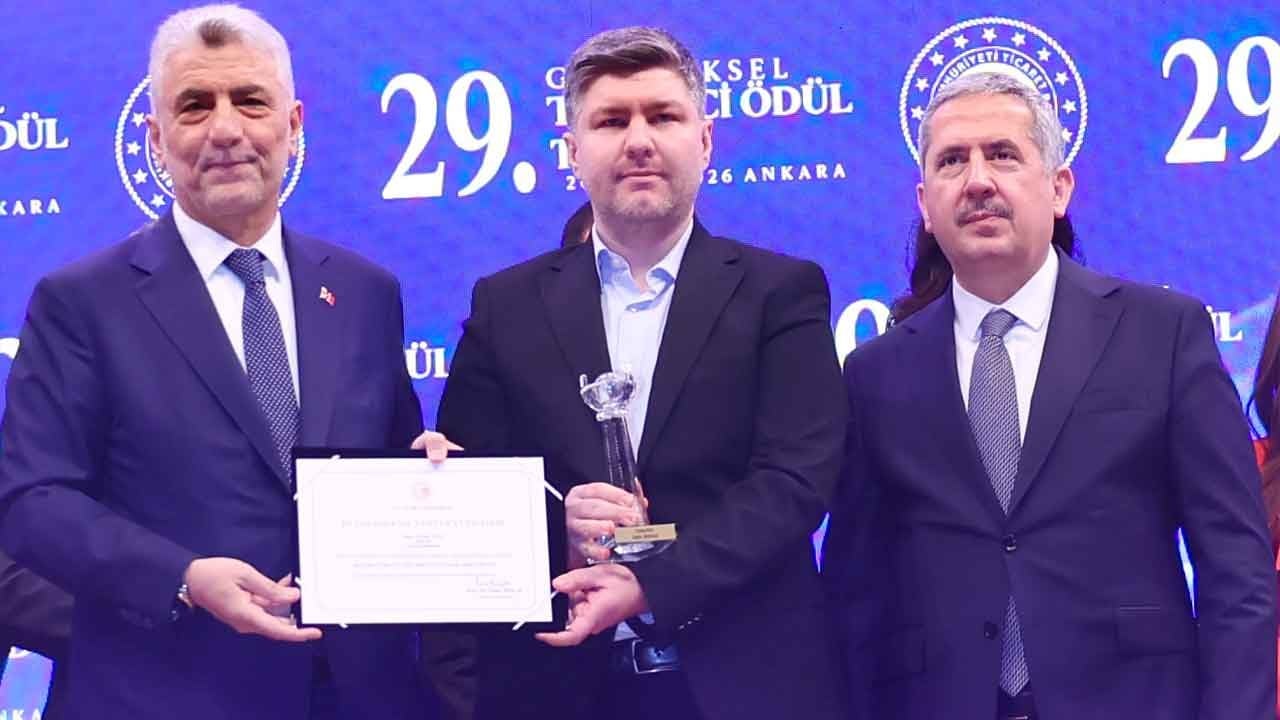 Ticaret Bakanlığı’ndan Akit TV Genel Müdürü Serdar Uslu’ya ödül!